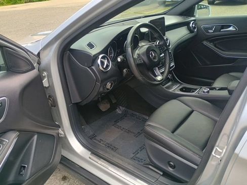 Used 2018 Mercedes-Benz GLA 250 4MATIC image 24