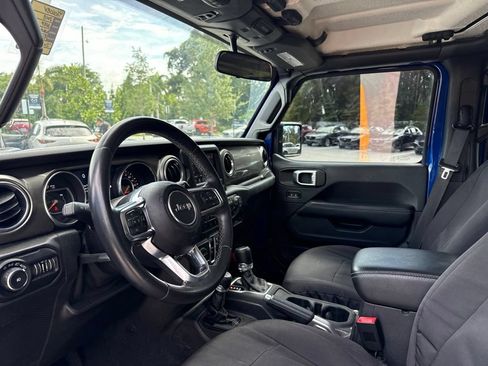 Used 2018 Jeep Wrangler Unlimited Sahara AWD/4WD image 14
