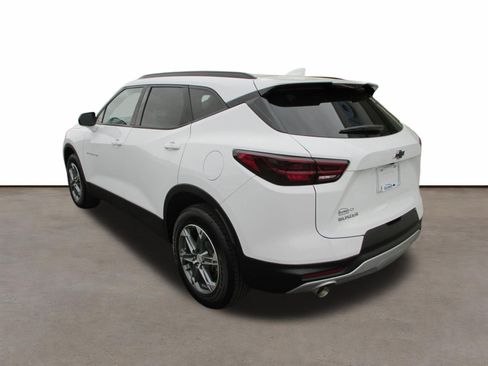 Used 2024 Chevrolet Blazer LT w/ Convenience Package FWD image 3