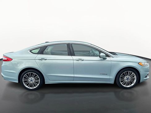 Used 2013 Ford Fusion SE FWD image 2