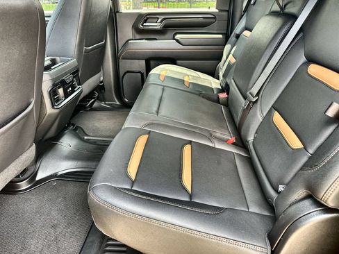 Used 2024 GMC Sierra 2500 AT4 w/ AT4 Premium Plus Package AWD/4WD image 16
