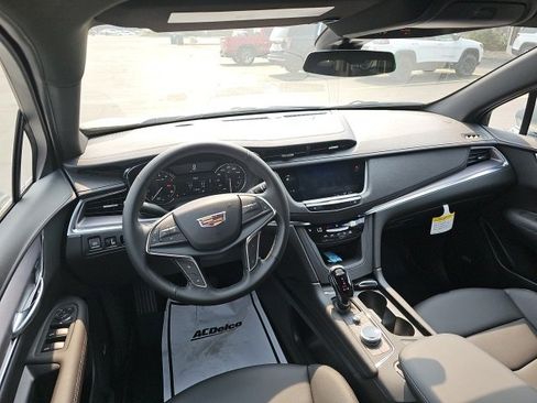 New 2025 Cadillac XT5 Luxury w/ LPO, Floor Liner Package image 30