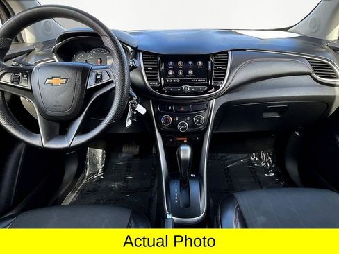 Used 2021 Chevrolet Trax LT image 15
