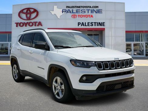 Used 2024 Jeep Compass Latitude AWD/4WD image 1