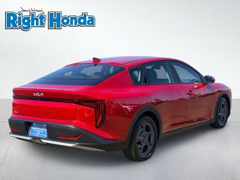 Used 2025 Kia K4 FWD image 7