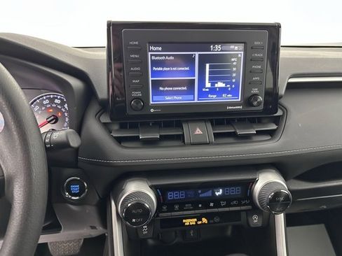 Used 2022 Toyota RAV4 XLE image 26