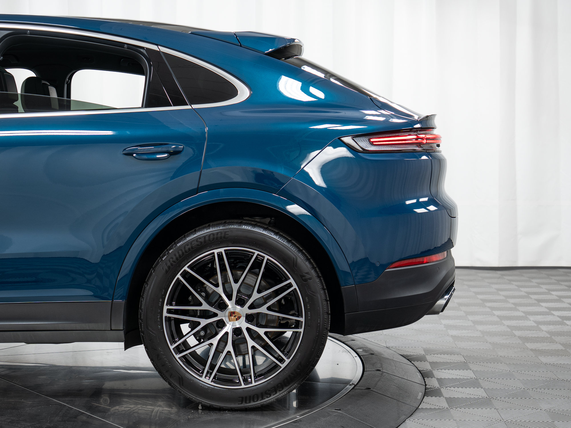Certified 2026 Porsche Cayenne Coupe AWD/4WD image 37