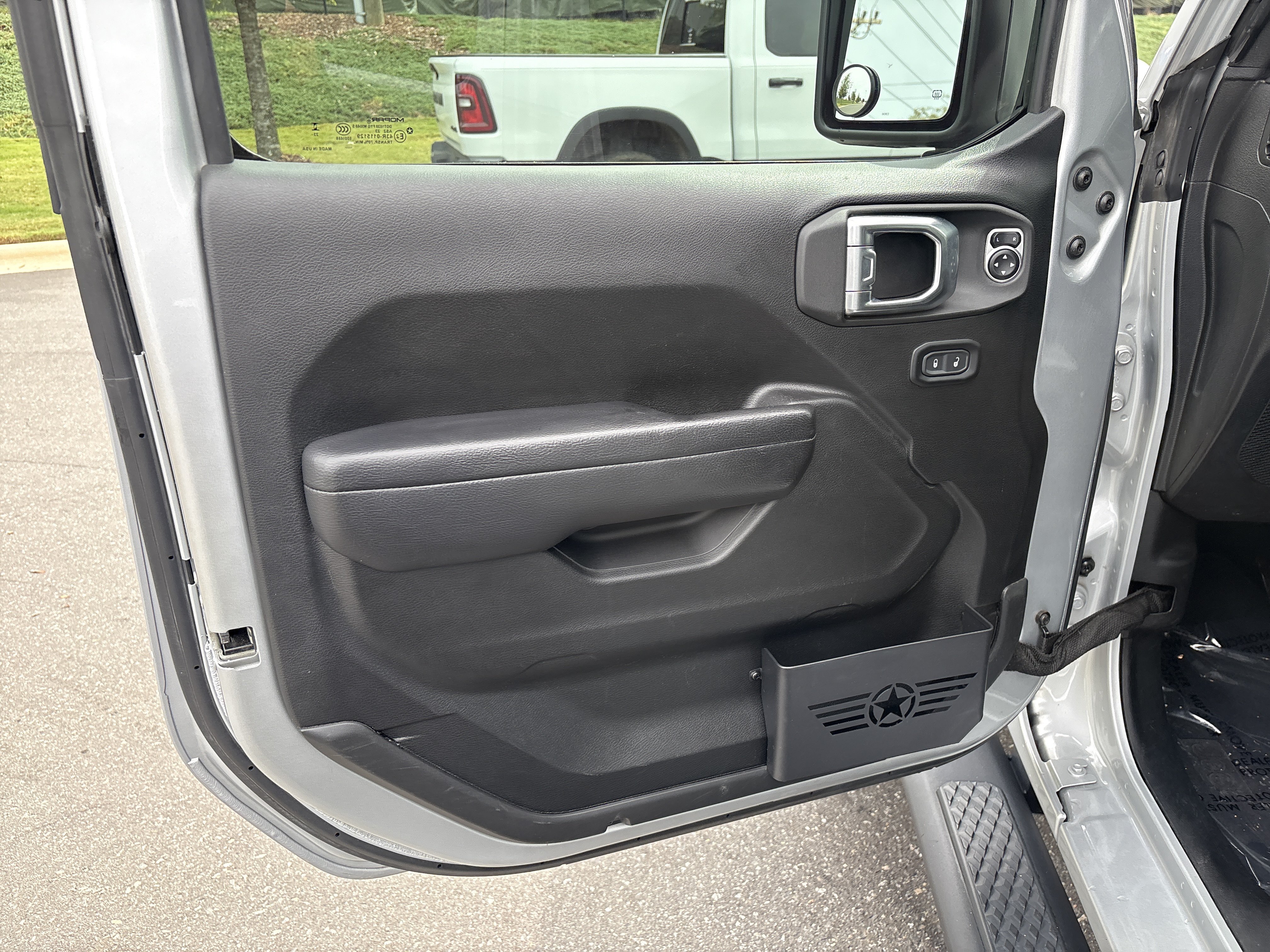 Used 2023 Jeep Gladiator Mojave w/ Cold Weather Group AWD/4WD image 14