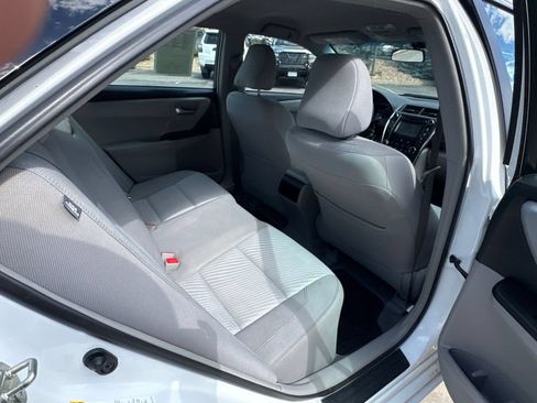 Used 2017 Toyota Camry LE FWD image 18