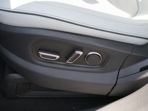 Used 2023 Rivian R1S Adventure AWD/4WD image 20