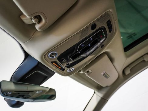 Used 2020 Bentley Bentayga Speed image 31