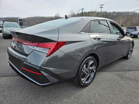Used 2024 Hyundai Elantra SEL w/ Convenience Package FWD image 8