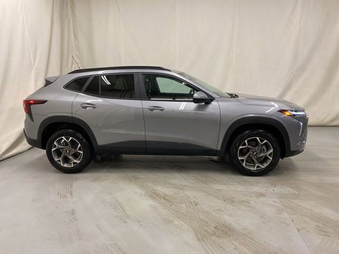 New 2026 Chevrolet Trax LT w/ Driver Confidence Package image 9