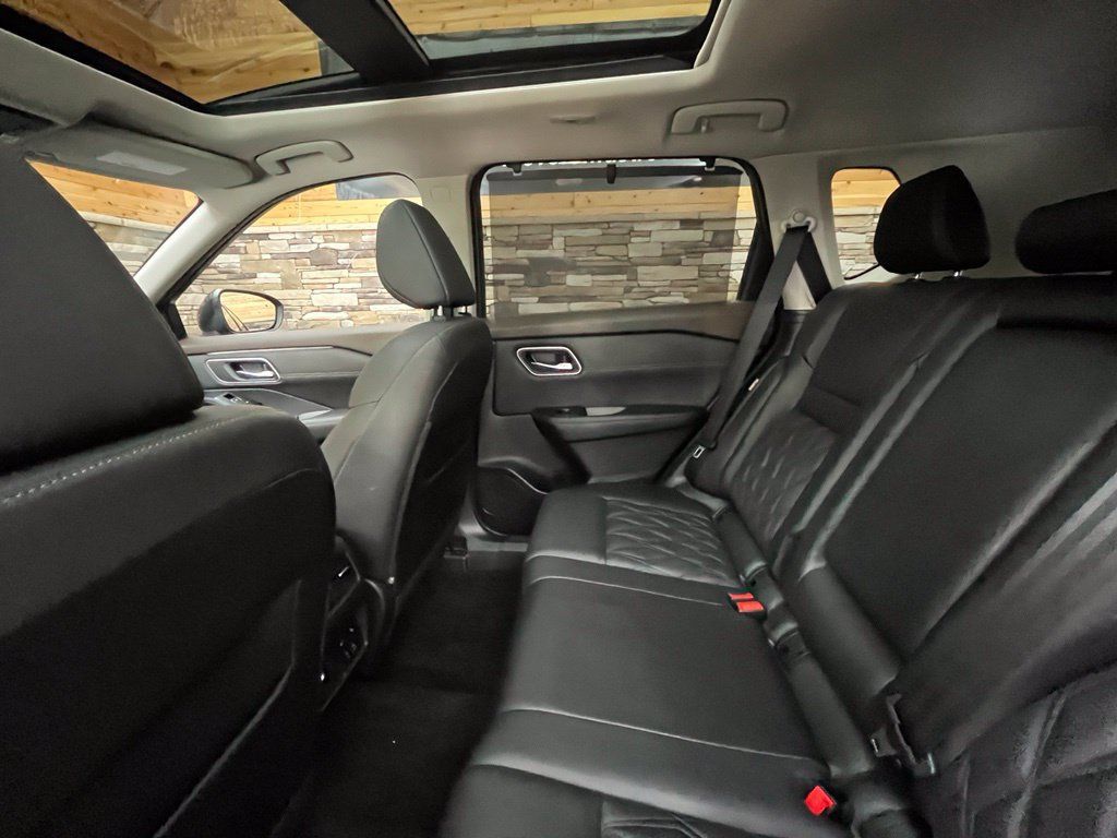 Used 2021 Nissan Rogue Platinum AWD/4WD image 46