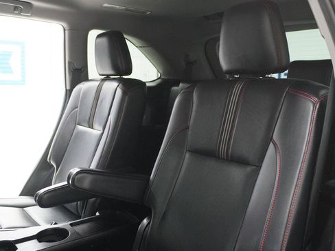 Used 2019 Toyota Highlander SE FWD image 24
