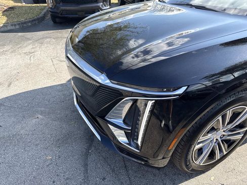 Used 2025 Cadillac Lyriq Luxury image 10