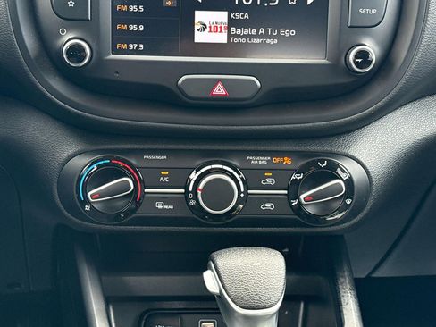 Used 2025 Kia Soul LX w/ LX Technology Package FWD image 18