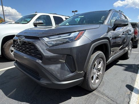 Used 2025 Toyota RAV4 XLE AWD/4WD image 4
