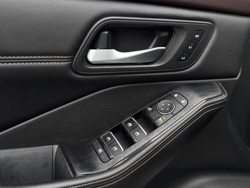 Used 2022 Nissan Rogue SL image 14