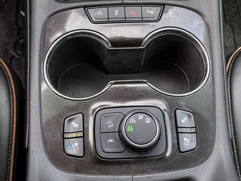 Used 2022 GMC Acadia AT4 w/ Technology Package AWD/4WD image 20