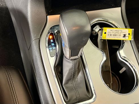 Used 2022 Jeep Grand Cherokee Limited image 17