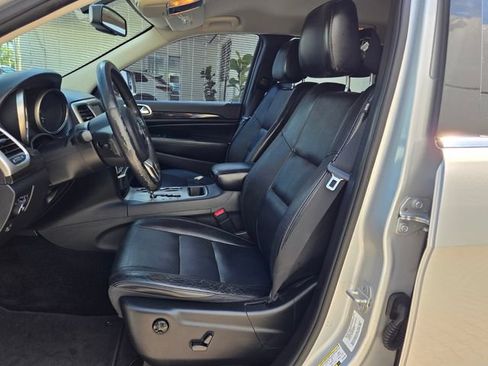 Used 2013 Jeep Grand Cherokee Laredo RWD image 13