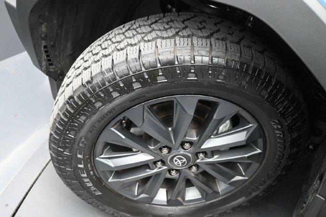 Used 2026 Toyota Land Cruiser w/ Premium Package AWD/4WD image 31