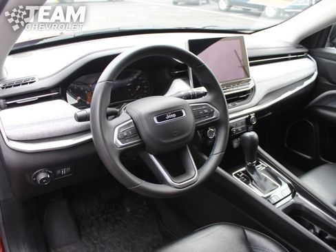 Used 2022 Jeep Compass Latitude image 12