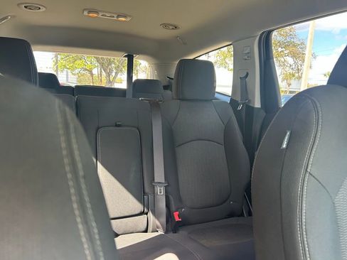 Used 2017 Chevrolet Traverse LT w/ Style and Technology Package image 34