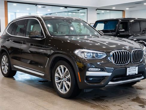 Used 2018 BMW X3 xDrive30i w/ Premium Package image 3