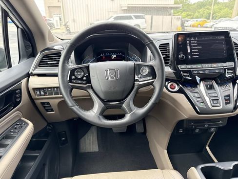 Used 2021 Honda Odyssey Elite image 17
