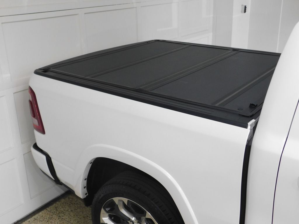 Used 2022 RAM 1500 Limited w/ Body-Colour Bumper Group AWD/4WD image 9