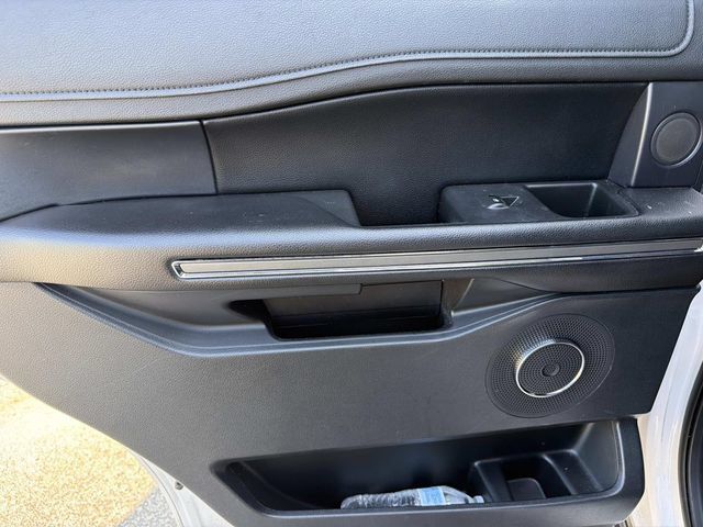 Used 2019 Ford Expedition XLT w/ Equipment Group 202A RWD image 23