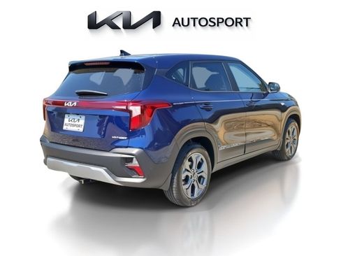 New 2026 Kia Seltos LX FWD image 8
