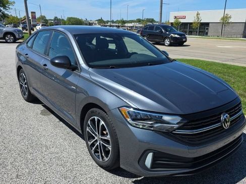 Used 2024 Volkswagen Jetta Sport FWD image 3