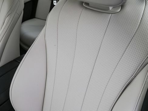 New 2024 Mercedes-Benz E 350 4MATIC Sedan image 22