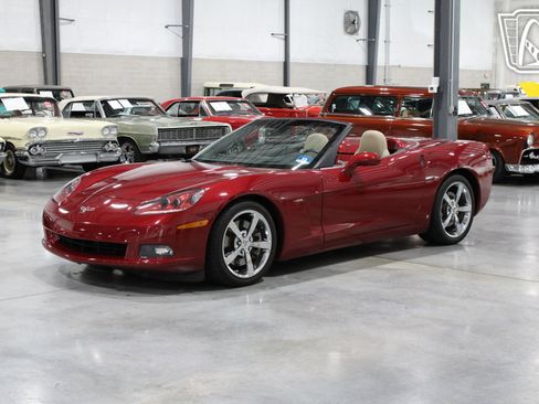 Used 2008 Chevrolet Corvette Convertible w/ Preferred Equipment Group image 2