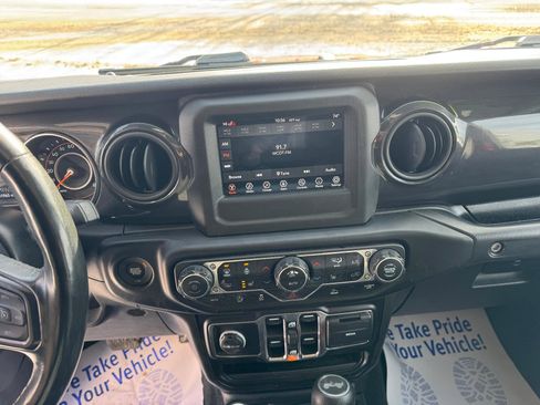 Used 2022 Jeep Wrangler Unlimited Sport image 26