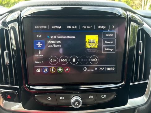 Used 2024 Chevrolet Traverse LT FWD image 28