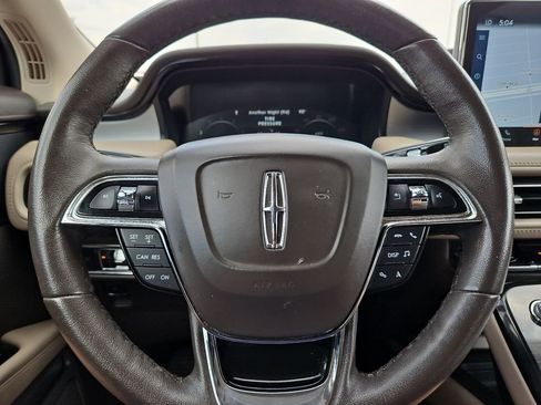 Used 2022 Lincoln Nautilus AWD w/ Premium Package image 30