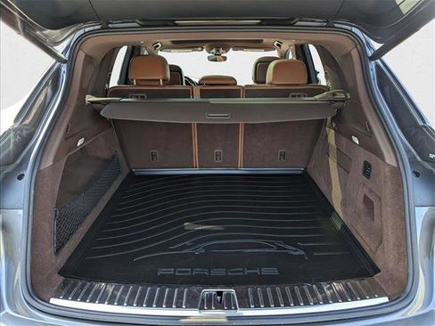 Used 2023 Porsche Cayenne S image 6