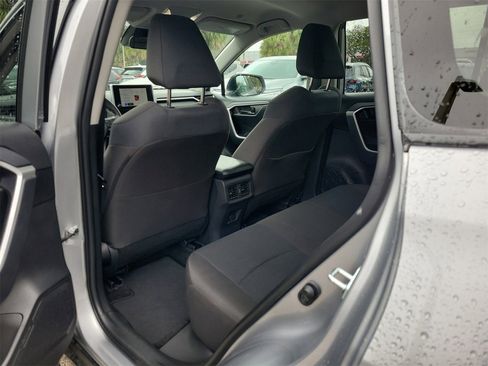 Used 2025 Toyota RAV4 LE image 9