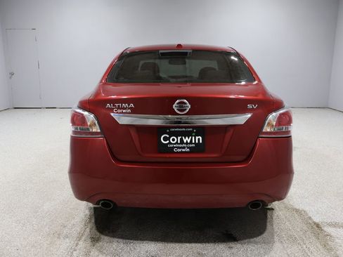 Used 2015 Nissan Altima 2.5 SV w/ Convenience Package image 3
