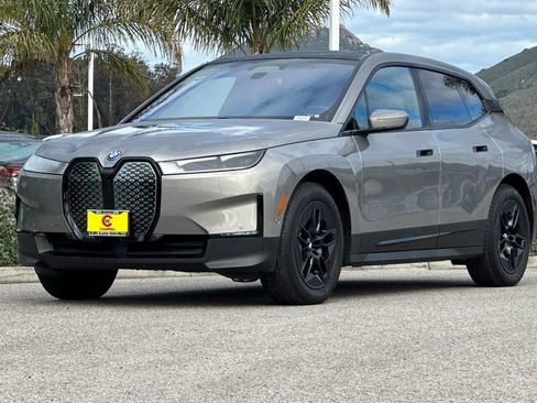 Used 2023 BMW iX xDrive50 w/ Premium Package image 7