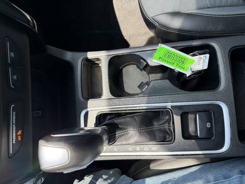 Used 2019 Ford Escape SE FWD image 24