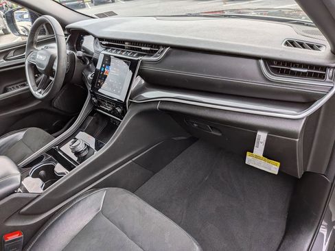 Used 2023 Jeep Grand Cherokee Altitude image 27