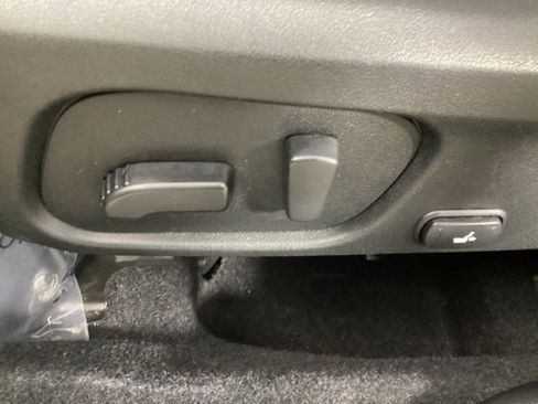 Used 2017 Subaru Forester 2.5i Limited image 14