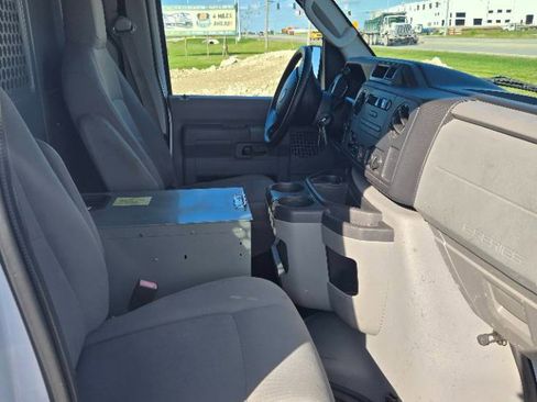 Used 2010 Ford E-250 and Econoline 250 image 8