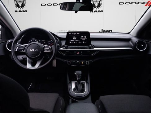 Used 2023 Kia Forte LX image 8