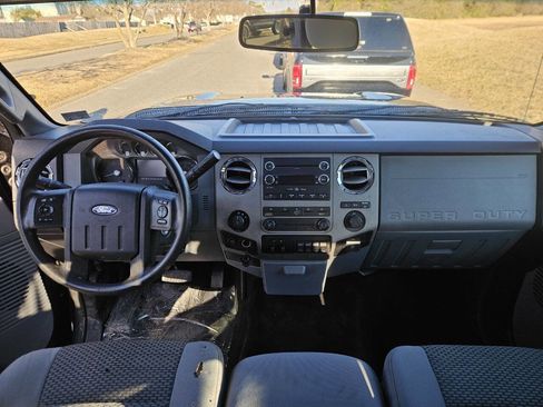 Used 2016 Ford F350 XLT w/ XLT Premium Package image 21